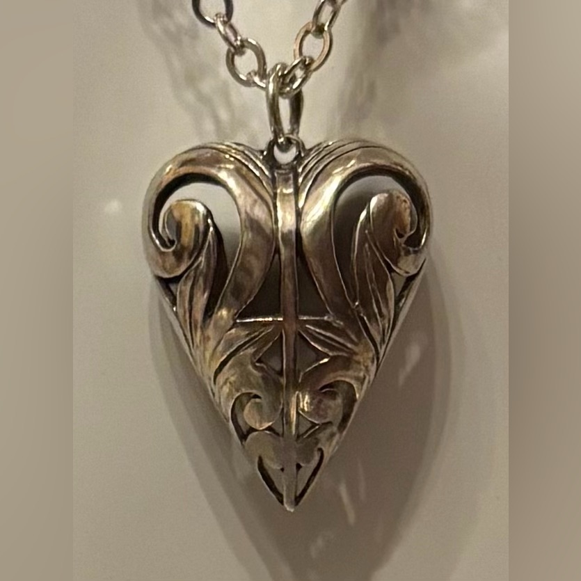 Sterling Silver Pendant And Chain Filigree Open Heart Pendant On 28 Chain